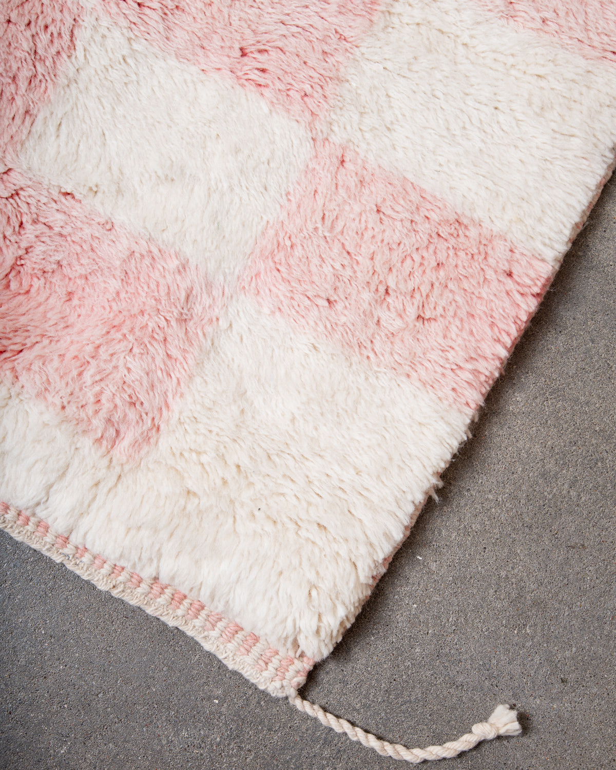 Modern, designer, handcrafted 100% sheep’s wool Berber rug from Morocco. Beni M’rirt carpet with beautiful colours and patterns and fluffy wool texture.